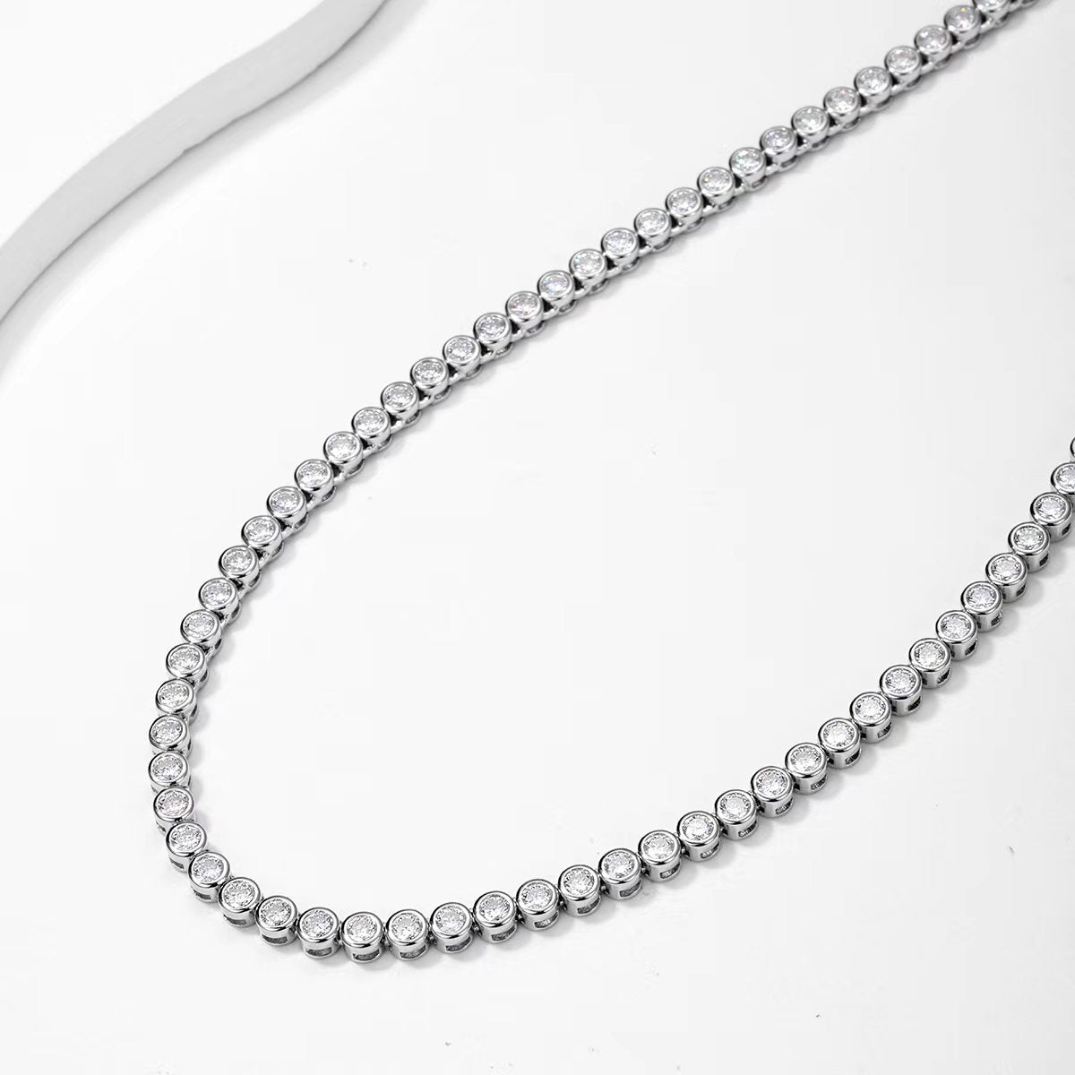 3M_Round Bezel_Moissanite Tennis Necklace 1