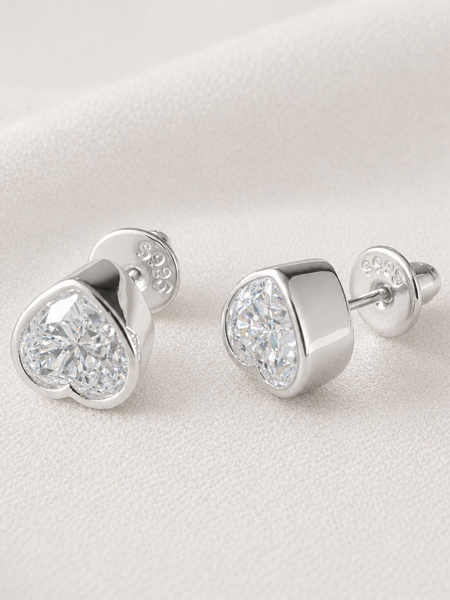 925 Sterling Silver Heart Bezel Moissanite Earring